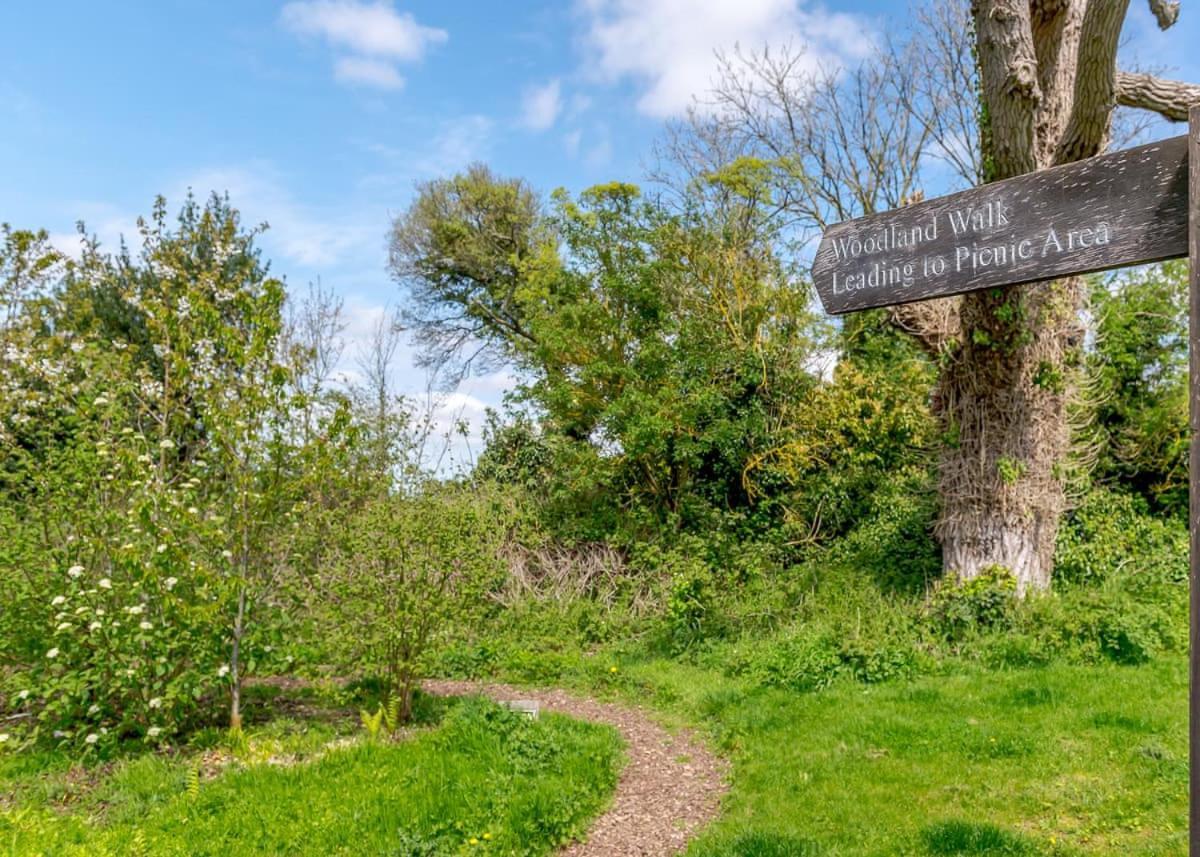 Canterbury Reach Lodge Retreat Petham Екстериор снимка